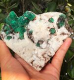 Awesome Emerald Specimen of 3420 carat - Image 3