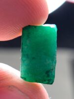 9.31ct Swat Emerald Crystal: Raw Green Gemstone - Image 3