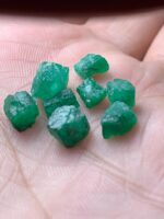 Power and Presence: 9.41ct Swat Emerald Crystal Lot - Image 5