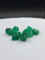 Power and Presence: 9.41ct Swat Emerald Crystal Lot - Image 9