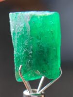13.75ct Emerald Crystal from Swat: A Compact Jewel with Striking Clarity - Image 2