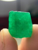 16.21 Ct Swat Emerald Crystal – Natural Untreated Gemstone - Image 4