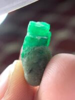 A Spectacular 13.80ct Swat Emerald Crystal: Natural Green Majesty - Image 11