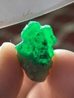 A Spectacular 13.80ct Swat Emerald Crystal: Natural Green Majesty - Image 4