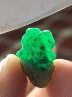 A Spectacular 13.80ct Swat Emerald Crystal: Natural Green Majesty - Image 8