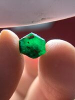 4.46 ct Swat Emerald Crystal — Natural Brilliance in a Compact Form - Image 3