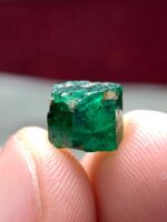 4.46 ct Swat Emerald Crystal — Natural Brilliance in a Compact Form - Image 4
