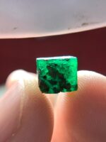 4.46 ct Swat Emerald Crystal — Natural Brilliance in a Compact Form - Image 10