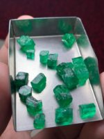 Discovering a 42 Carat Swat Emerald Rough: Sizes, Potential and Insights - Image 12