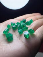 Discovering a 42 Carat Swat Emerald Rough: Sizes, Potential and Insights - Image 4