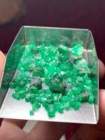 41 ct Rough Emerald from Swat, Pakistan – Natural Green Gemstone - Image 5