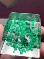 41 ct Rough Emerald from Swat, Pakistan – Natural Green Gemstone - Image 9