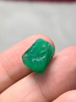 10.45ct Swat Emerald Crystal – Vivid Natural Green with Bold Structure - Image 2