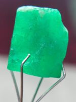 10.45ct Swat Emerald Crystal – Vivid Natural Green with Bold Structure - Image 5