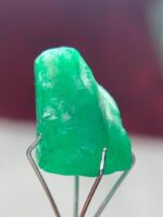 10.45ct Swat Emerald Crystal – Vivid Natural Green with Bold Structure - Image 9