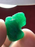 Swat Emerald Spotlight: 19.50 ct Giant Crystal Enters the Collection - Image 4