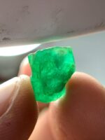 6.91 ct Swat Emerald Crystal – A Gemstone Treasure from Pakistan - Image 11