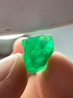 6.91 ct Swat Emerald Crystal – A Gemstone Treasure from Pakistan - Image 13