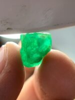 6.91 ct Swat Emerald Crystal – A Gemstone Treasure from Pakistan - Image 7
