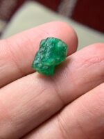 6.91 ct Swat Emerald Crystal – A Gemstone Treasure from Pakistan - Image 8