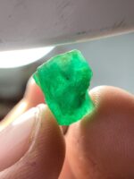 6.91 ct Swat Emerald Crystal – A Gemstone Treasure from Pakistan - Image 9