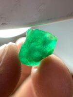 6.91 ct Swat Emerald Crystal – A Gemstone Treasure from Pakistan - Image 10