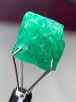 8.60ct Swat Emerald Crystal – Vivid Green Raw Beauty from Pakistan - Image 6