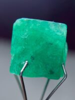 8.60ct Swat Emerald Crystal – Vivid Green Raw Beauty from Pakistan - Image 9