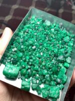 Massive 525.68 ct Swat Emerald Rough Lot: Raw Gemstone Treasure - Image 4
