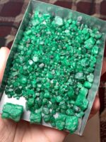 Massive 525.68 ct Swat Emerald Rough Lot: Raw Gemstone Treasure - Image 8