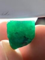 Exploring the 12.50ct Emerald Crystal: A Remarkable Gem of Rich Color and Impressive Size - Image 2