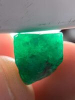 Exploring the 12.50ct Emerald Crystal: A Remarkable Gem of Rich Color and Impressive Size - Image 10