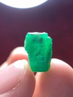 8.56 ct Emerald Crystal from Swat Valley — Natural Beauty in Every Facet - Image 2
