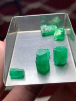 23.80ct Swat Emerald Rough – Compact Crystals of Vivid Green - Image 12