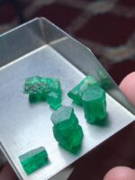 23.80ct Swat Emerald Rough – Compact Crystals of Vivid Green - Image 13