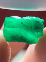 8.56 ct Emerald Crystal from Swat Valley — Natural Beauty in Every Facet - Image 5