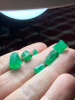 23.80ct Swat Emerald Rough – Compact Crystals of Vivid Green - Image 9