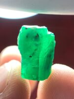 8.56 ct Emerald Crystal from Swat Valley — Natural Beauty in Every Facet - Image 7