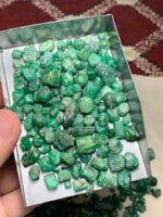 1872 ct Emerald Rough – Detailed Gemstone Overview - Image 2
