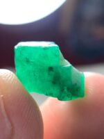 14.90ct Swat Emerald Crystal – Bold, Natural Green Gemstone with Impressive Size - Image 7