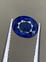 Brilliance in Blue: 0.86ct Heated Sri Lankan Sapphire with Elegant Proportions - Image 2