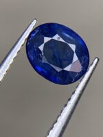 Brilliance in Blue: 0.86ct Heated Sri Lankan Sapphire with Elegant Proportions - Image 5
