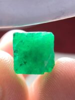 Stunning 10.55ct Swat Emerald Crystal: Natural Beauty - Image 5