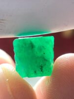 Stunning 10.55ct Swat Emerald Crystal: Natural Beauty - Image 8