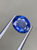 Unveiling the Elegance of a 0.90ct Heated Sapphire: A Gemstone of Radiant Beauty - Image 7