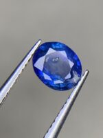 Unveiling the Elegance of a 0.90ct Heated Sapphire: A Gemstone of Radiant Beauty - Image 8