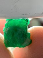 Discover the Radiance of the 10.15ct Emerald Crystal: A Gemstone of Timeless Elegance - Image 3
