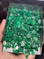 547.30ct Swat Emerald Rough Lot – Natural Green Crystals with Strong Cutting & Collector Potential - Image 11