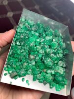 547.30ct Swat Emerald Rough Lot – Natural Green Crystals with Strong Cutting & Collector Potential - Image 6