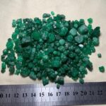 547.30ct Swat Emerald Rough Lot – Natural Green Crystals with Strong Cutting & Collector Potential - Image 10